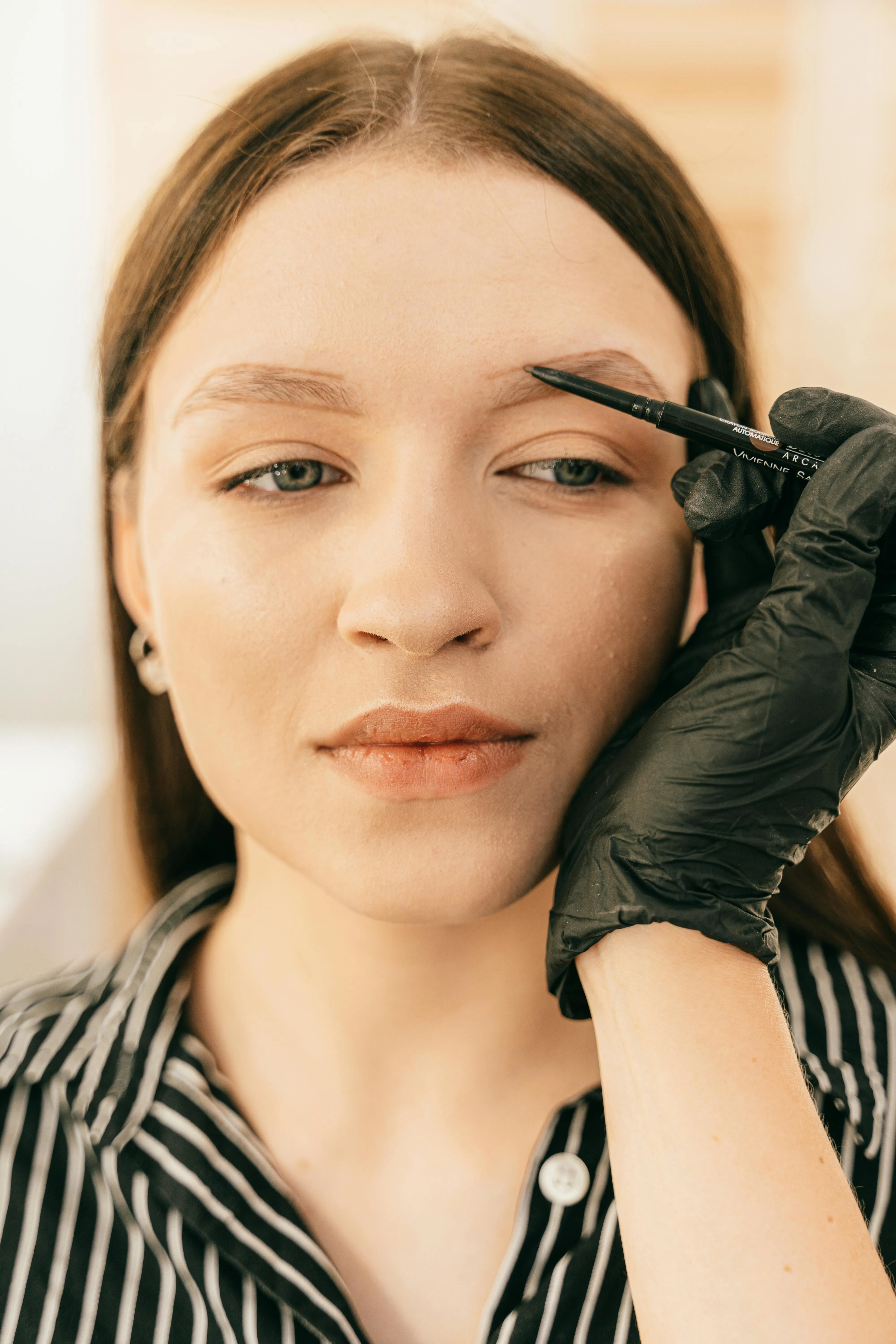 BROWS & LASHES Behandlung bei Glow by Maja